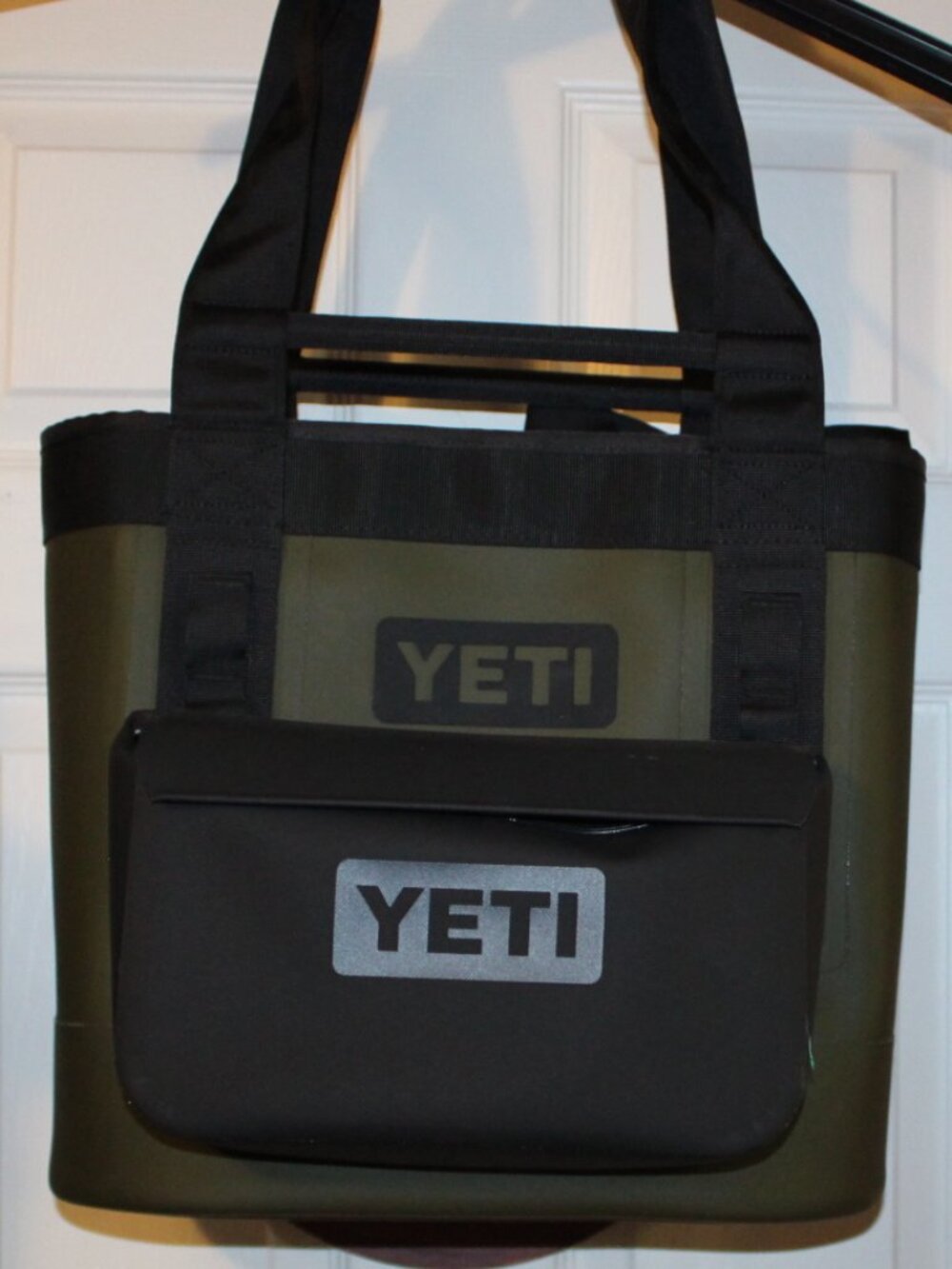 NWOT YETI CAMINO 20 with YETI SIDEKICK DRY CASE & CHARMS STUNNING!! - Picture 9 of 16
